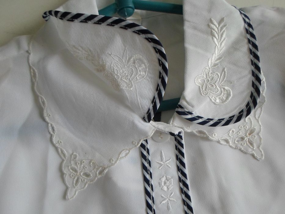 Блузка белая  44 размер