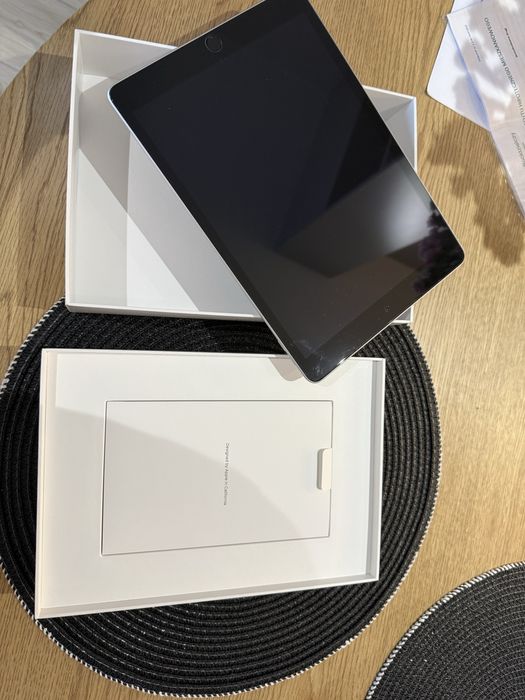 Apple iPad 9. generacji – model A2602 – 64 GB – Wi-Fi