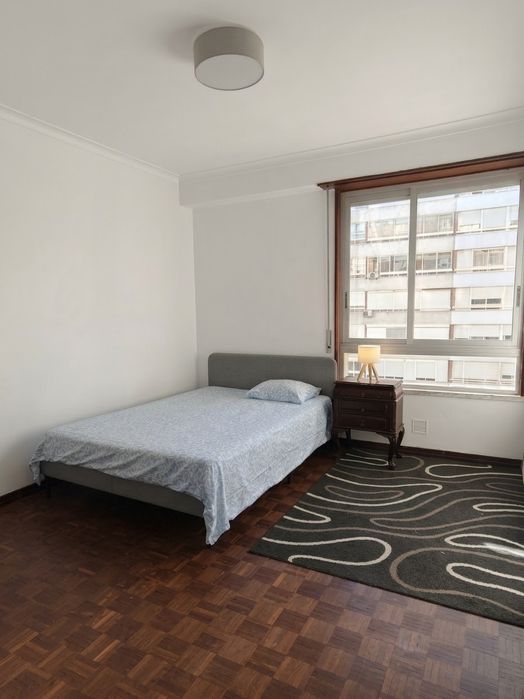 Quarto para Arrendar Portela