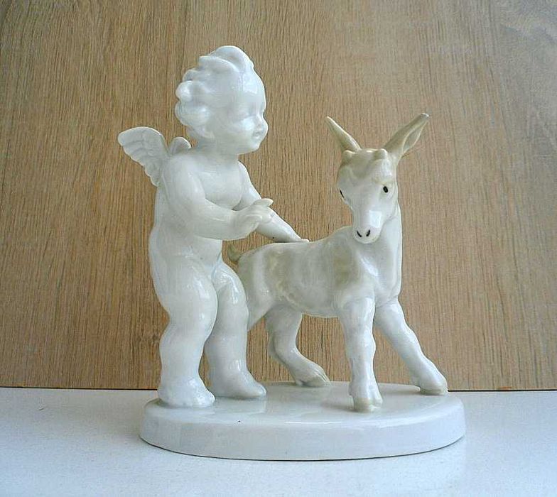 "АНГЕЛ С КОЗЛЕНКОМ" красивая статуэтка Германия "GRAFENTHAL" фарфор