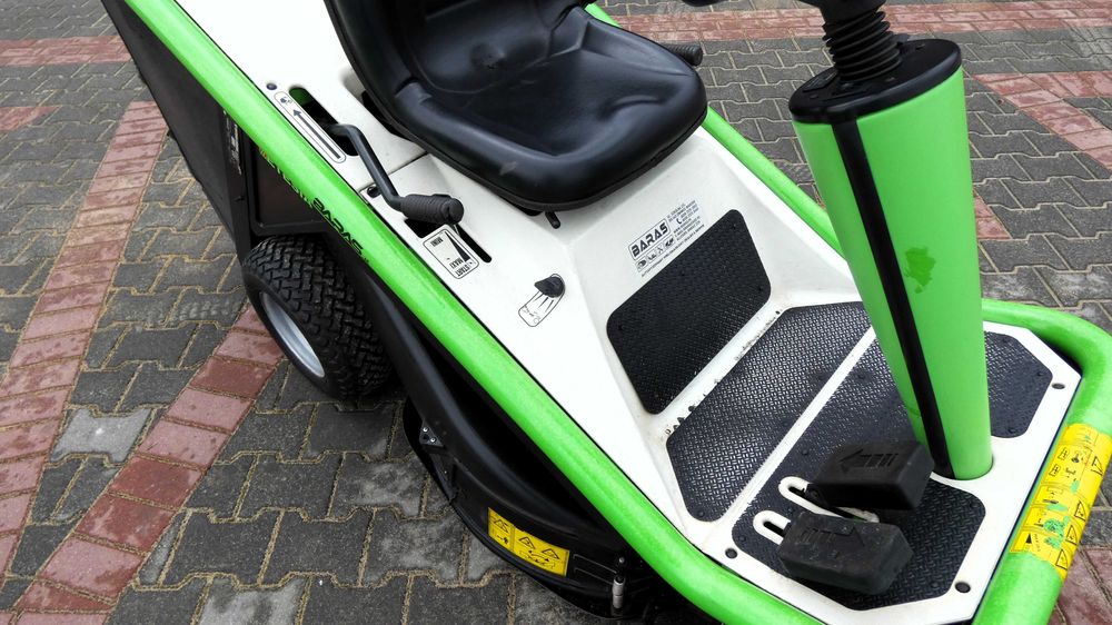 Traktor kosiarka Etesia Hydro 80 Kawasaki 2 Cylindry (260215.6) Baras