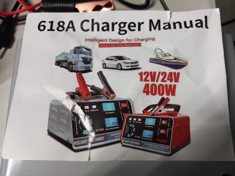 Carregador de baterias 12V / 24V