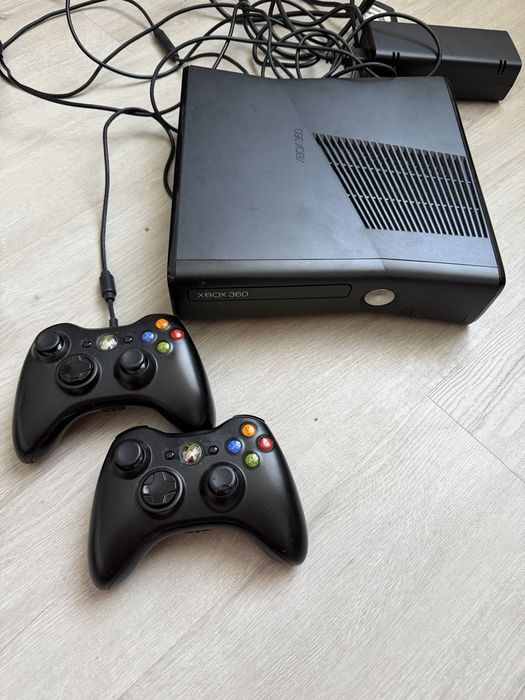 Xbox 360 + 2 джойстики
