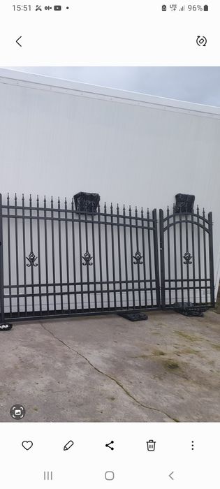 Brama dwuskrzydłowa kuta