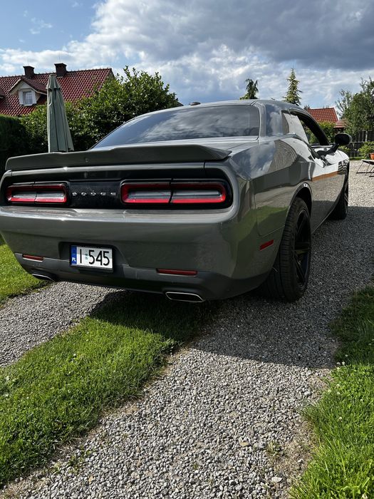 Sprzedam Dodge Challenger 3,6
