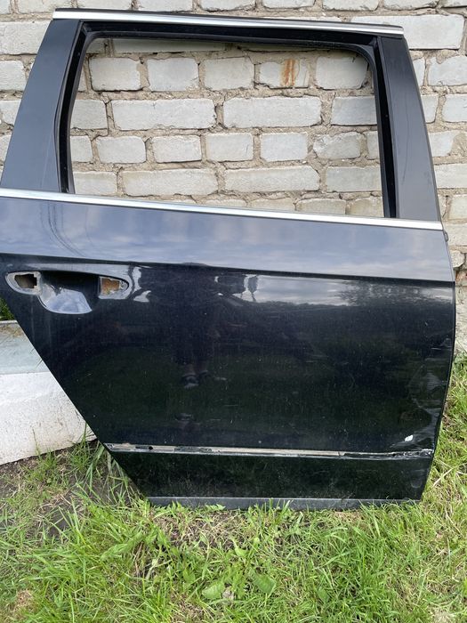 Двері до автомобіля пасат