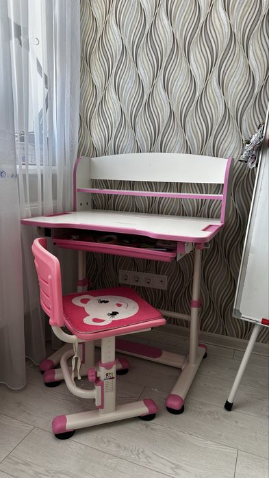 Продам дитячу парту