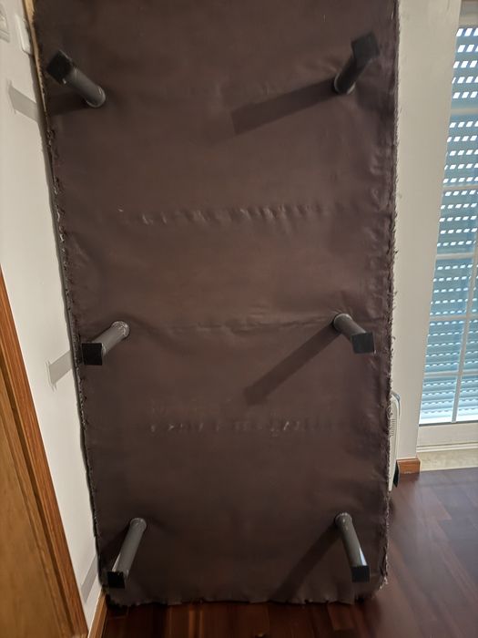 Vendo sommier 100x200 com 6 pés (50€-NOVO VALOR)