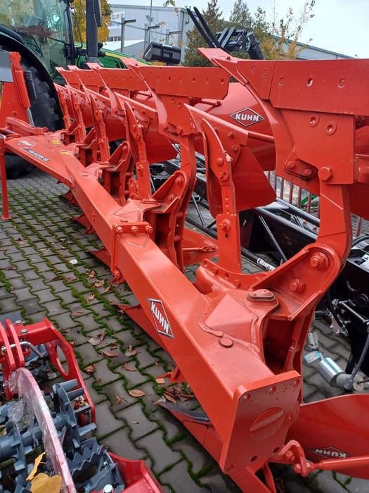 Pług obracalny Kuhn VariMaster 153 5 T 5 korpusów