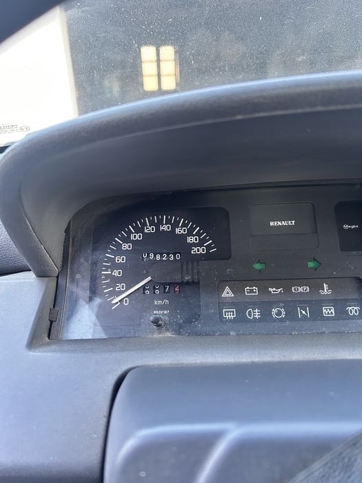 Renault Clio 1.2 • 98.000KM • 1 dono