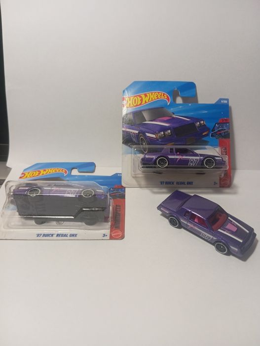 Машинки Hotwheels