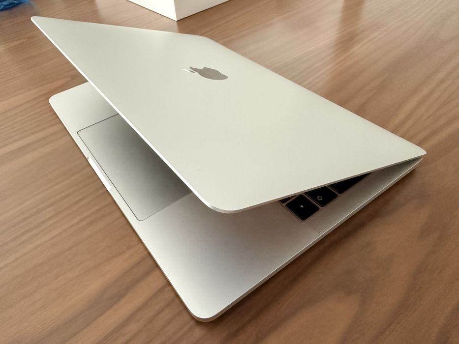 MacBook Pro 13” Retina (2017) | i5 | 8GB | SSD 128GB | Caixa Completa