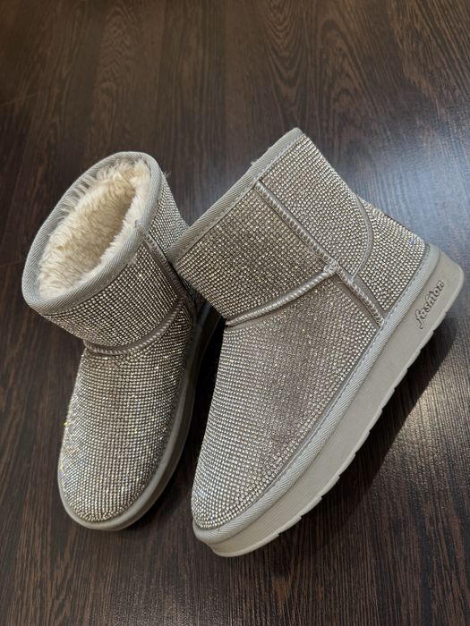 Угги в камінчиках