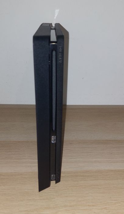 Ps4 Slim + 1 Comando original + Spider Man + Fifa 20