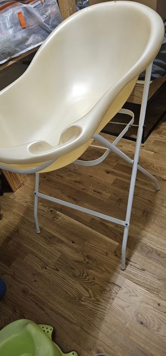 Wanienka dla niemowlaka ze stelażem