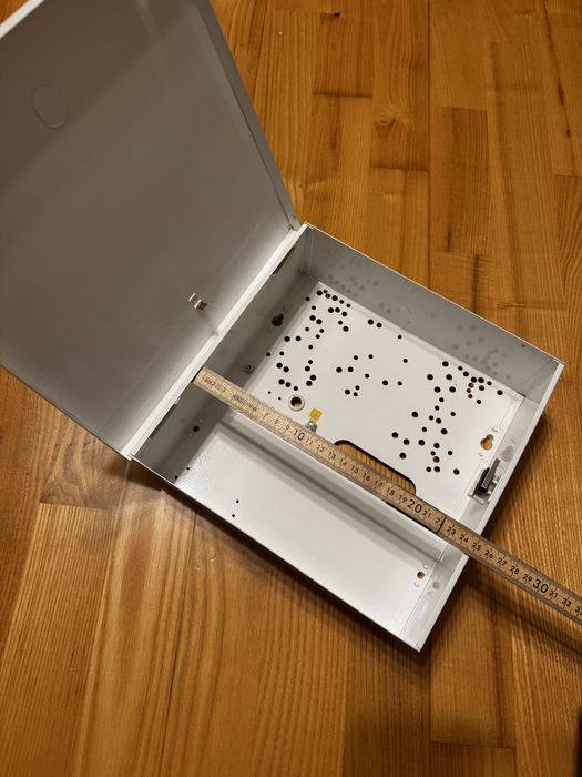 Obudowa metalowa uniwersalna