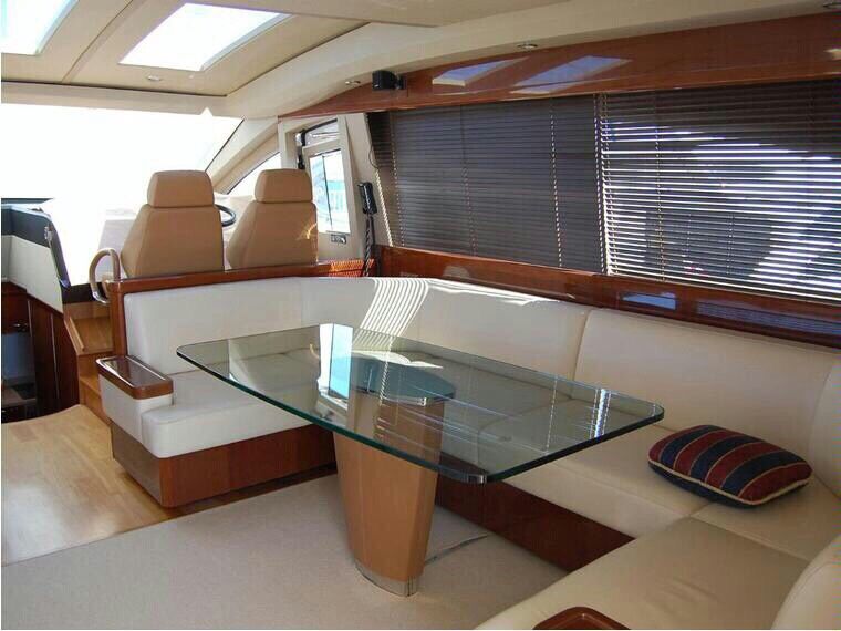 Яхта Princess V65