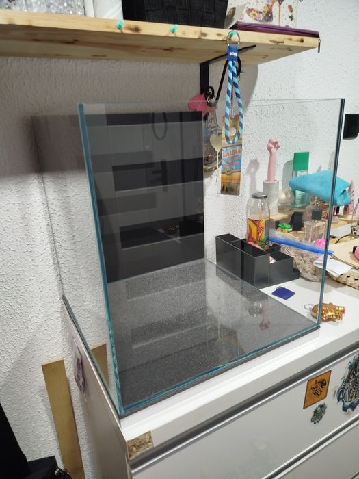 Akwarium viv 40x40x40 szyba 6mm,stelaż?