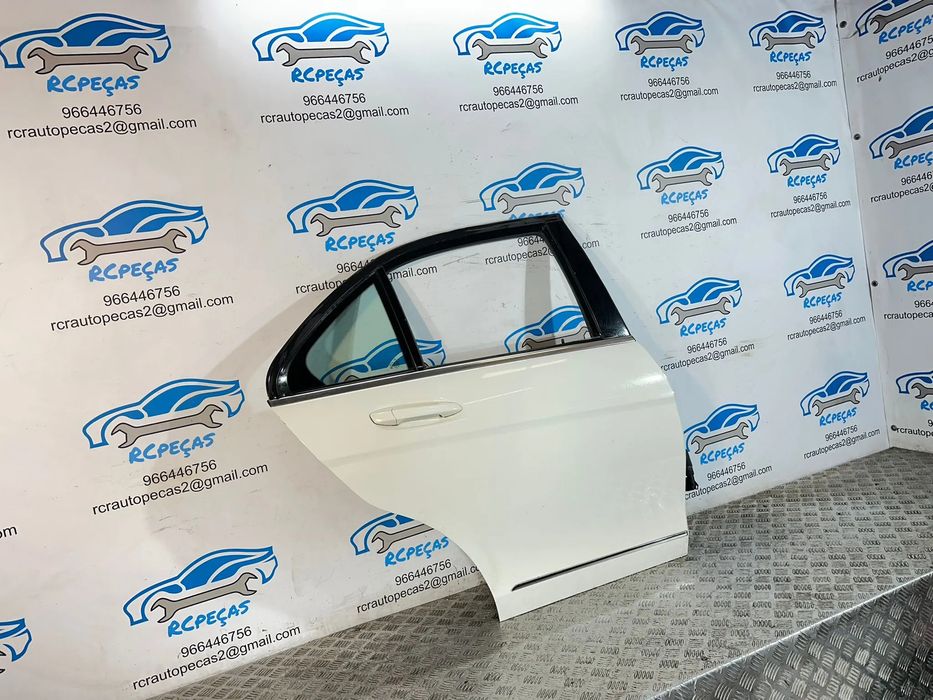 Porta Traseira Tras Direita Mercedes Benz Class C W204 Sedan Carro