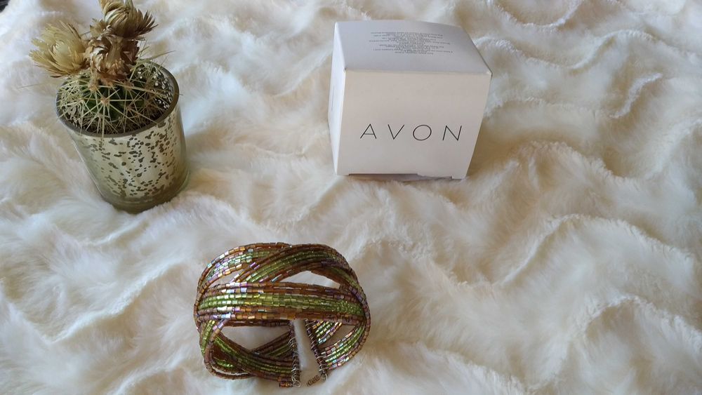 Pulseira com missangas, Nova