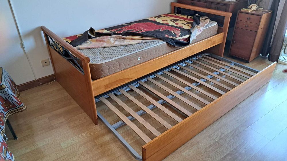 Cama de solteiro dupla