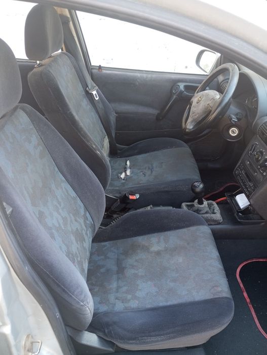 Opel corsa 1.0 12v