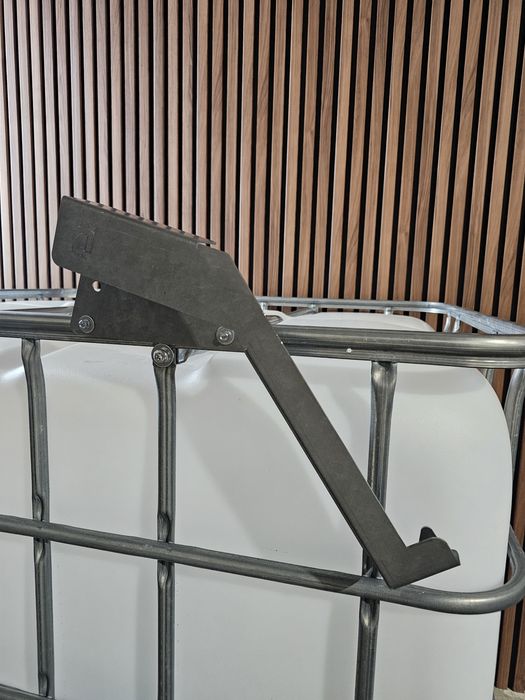 Suporte para agulheta de gasoleo/adblue