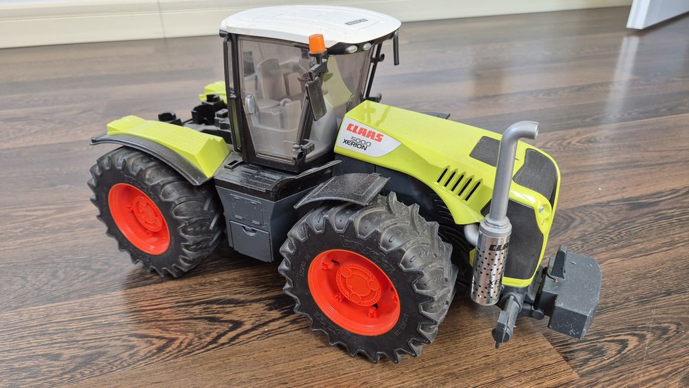 Bruder Class Xerion 5000