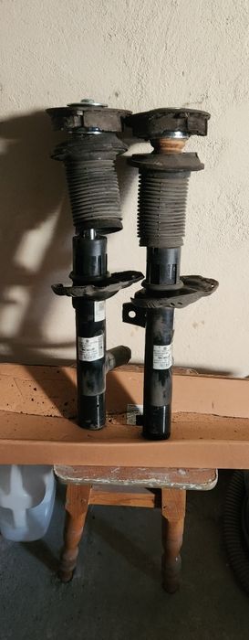 Продам амортизатори dcc підвіски 5Q0413031fl