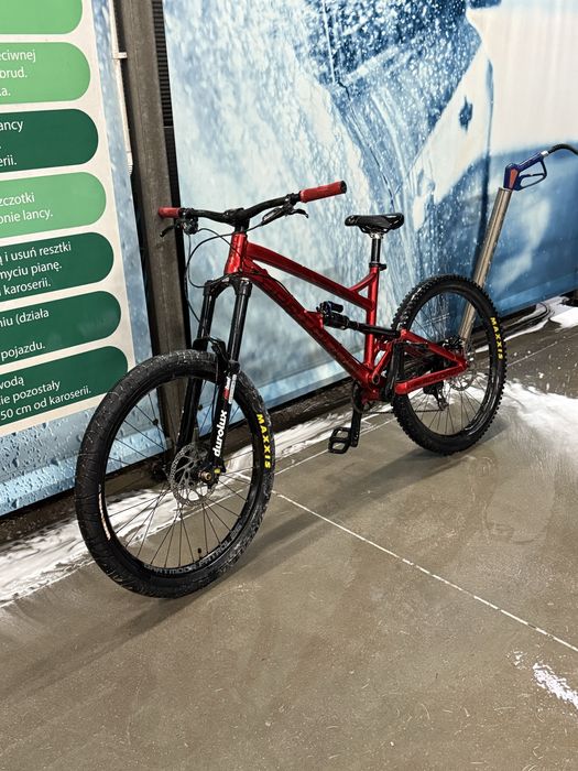 rower dartmoor black bird red devil koła 26