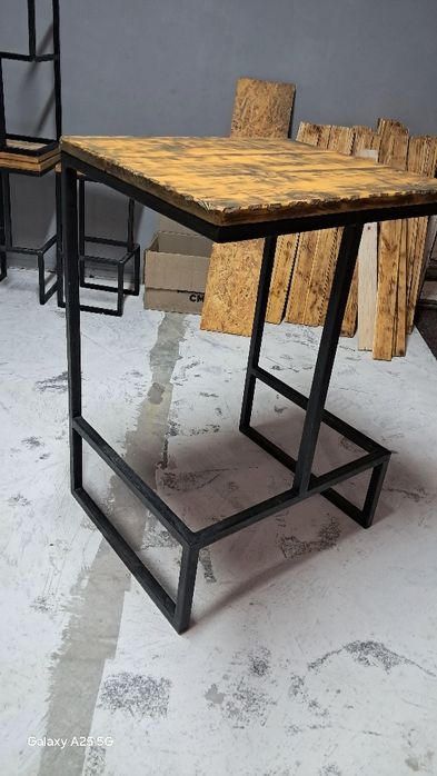 Продам стіл з металу та дерева