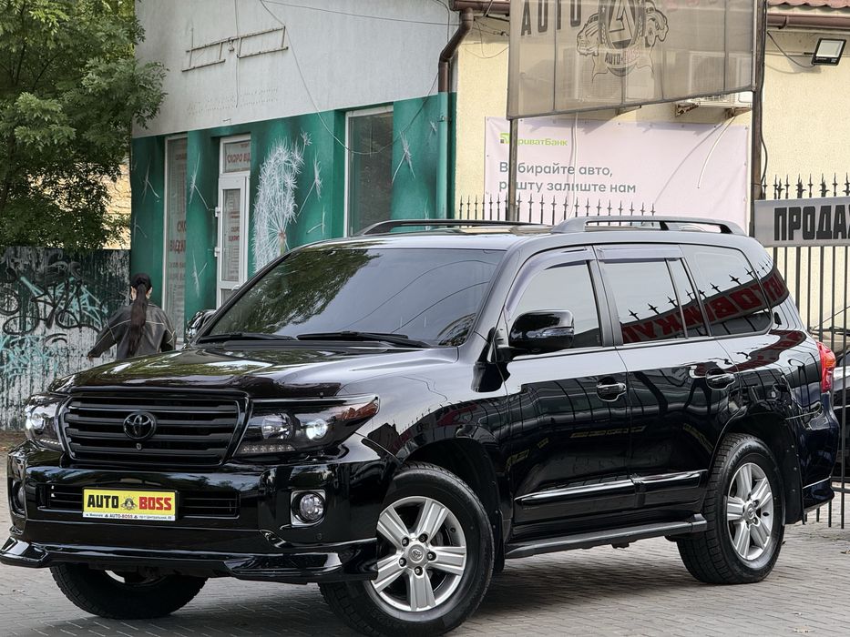Toyota Land Cruiser 200, 4.5 дизель, 2013 рік, обслужена