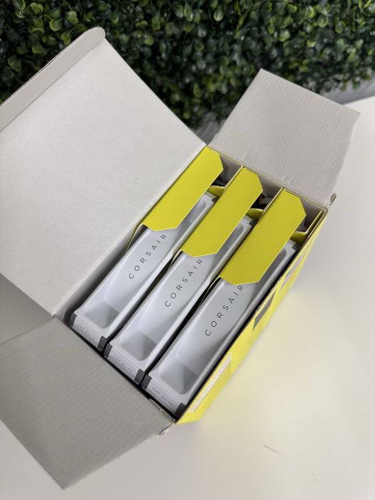 Kit 3 Ventoinhas Corsair AF120 RGB elite Brancas