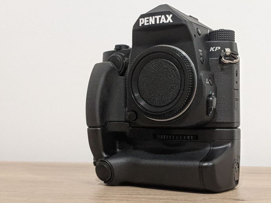 Pentax KP + D-BG7