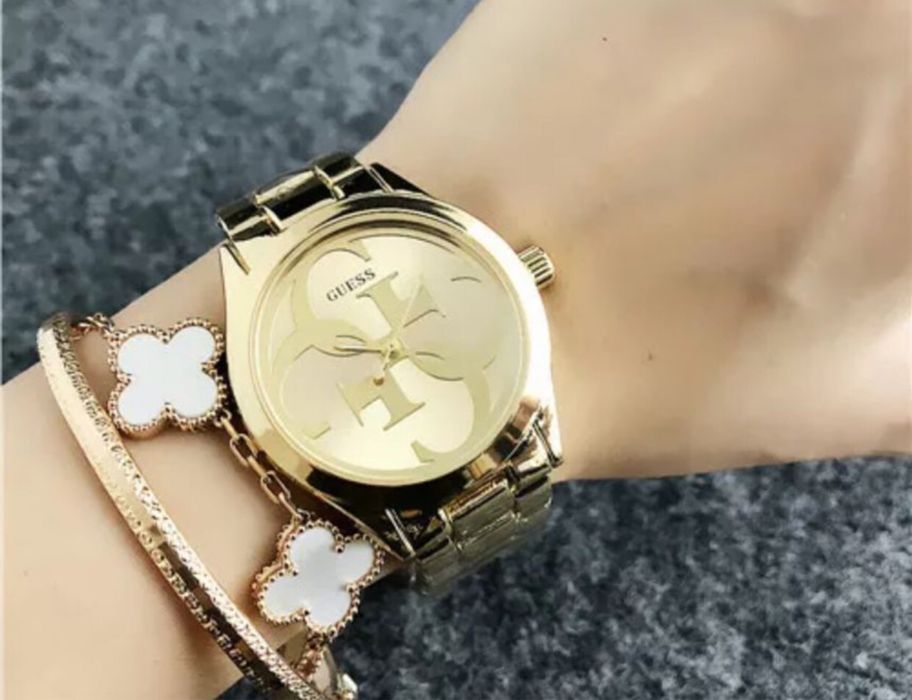 Zloty egarek guess