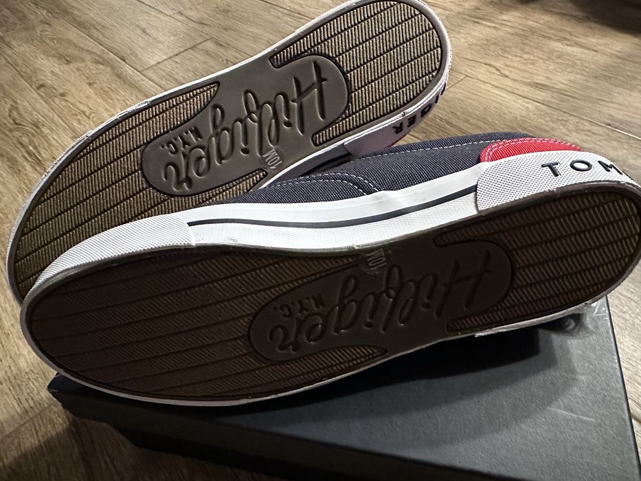 Продам кеди Tommy Hilfiger