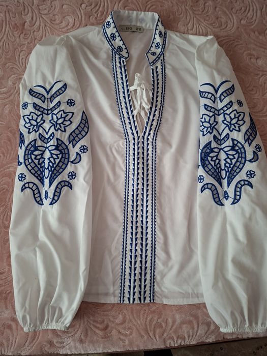 Жіноча вишиванка