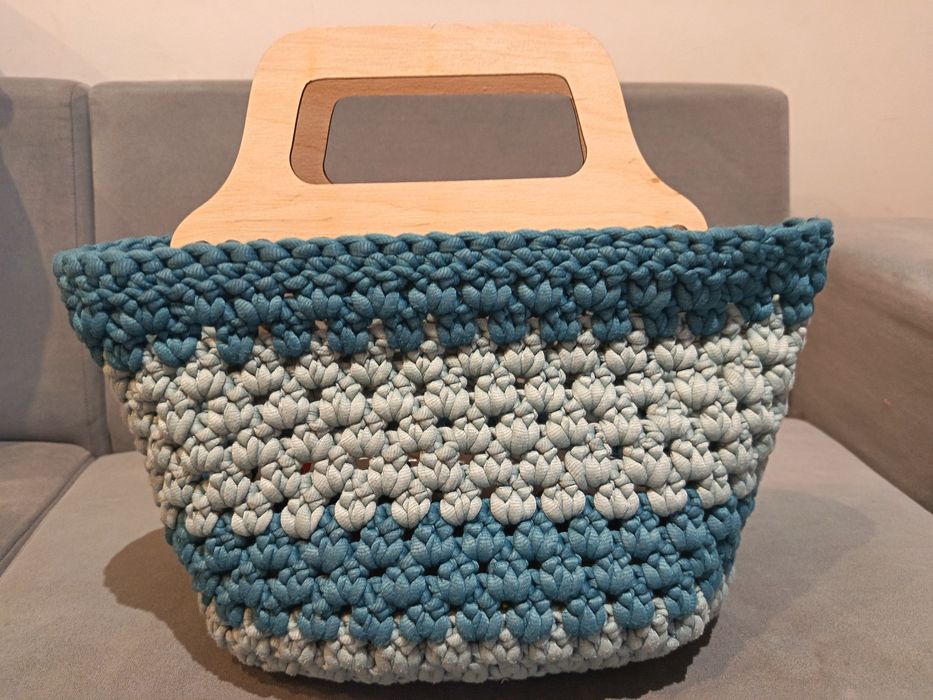 Koszyk szydełkowy handmade łóżeczko dla lalki