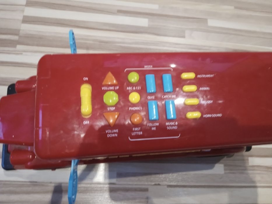 Duży interaktywny autobus