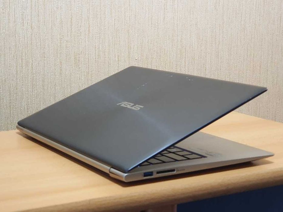 Сучасний тонкий ноутбук Asus ZenBook UX32A Intel Core i5-3317U RAM 10Gb SSD 128Gb Батарея 10годин (нова батарея). В ідеальному стані.