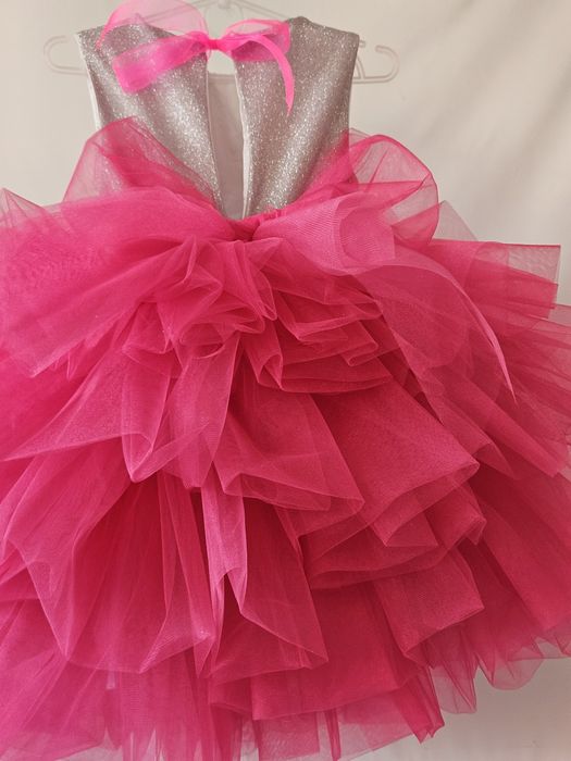 Платье на девочку 5-6 лет пышное малинка утриник в садик роза квітка