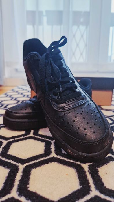 Nike court low vision