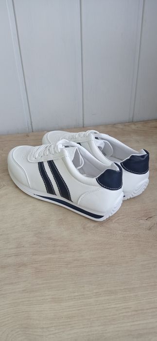 Buty sportowe 39-25,5 cm