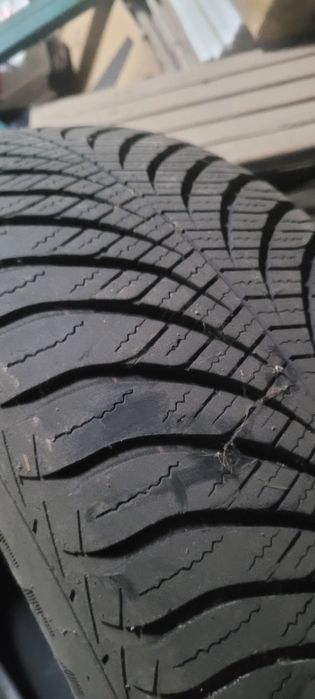 2x 235/55R17 Goodyear Vector 4Seasons G2  18r.