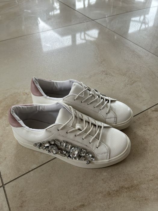 Sneakersy buty białe Reserved 36 23cm ćwieki