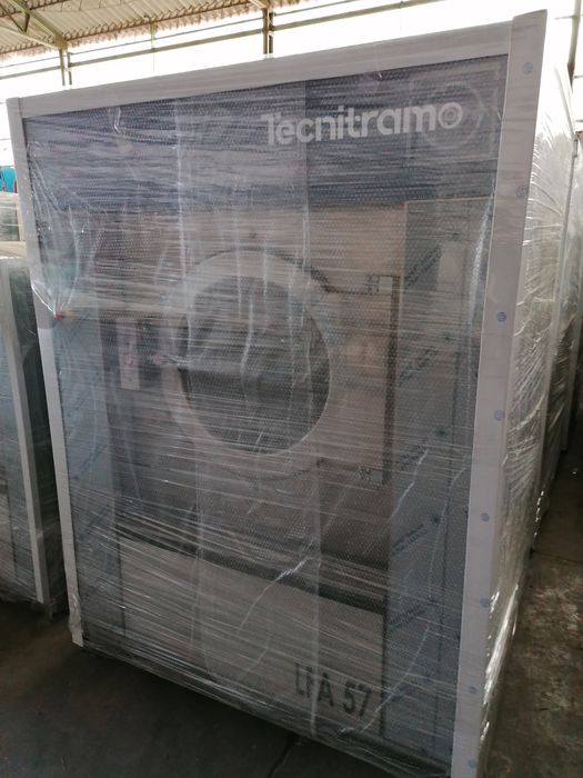 Calçado, pensões, fábricas têxteis, tinturaria e lavandaria industrial