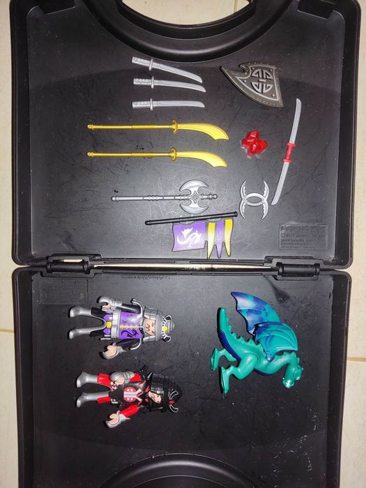 Playmobil - 5609 - Samurai with Dragon + Carry Case + Extras