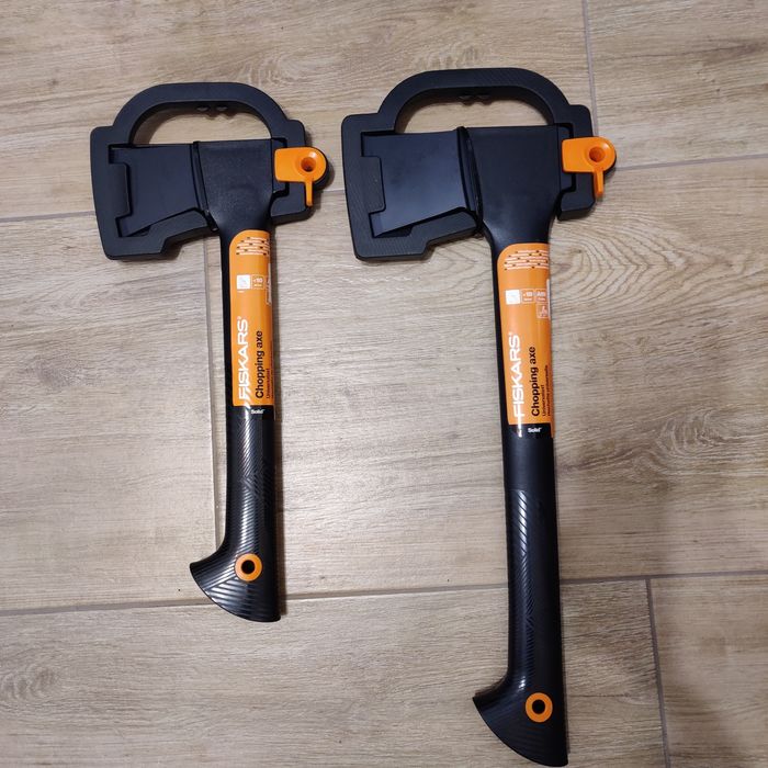 Siekiera fiskars duża i mała