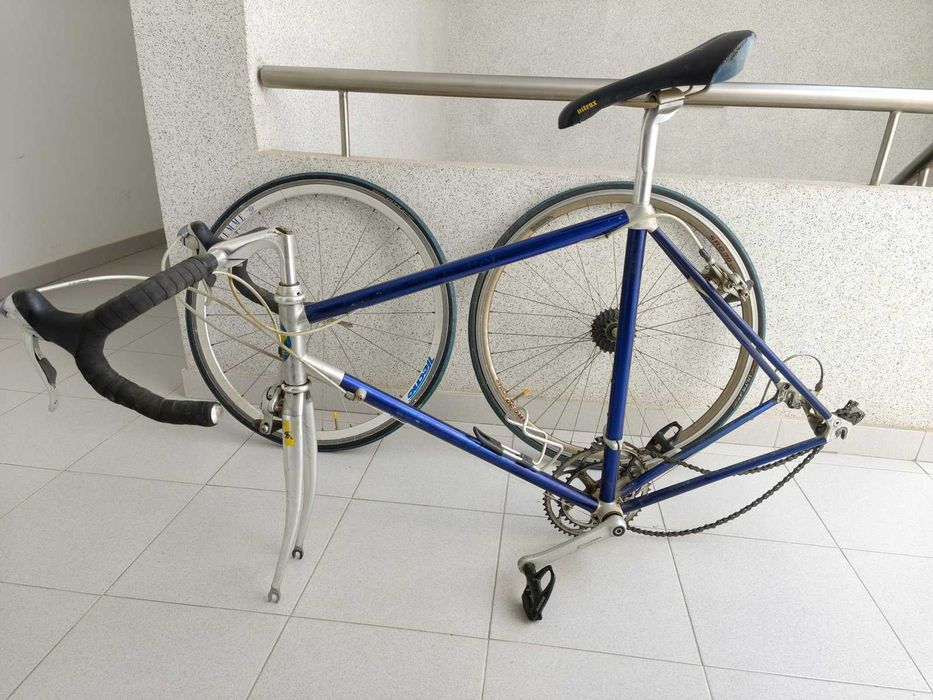 Bicicleta de Estrada Vitus 979 (Made in France) - Grupo Shimano 105
