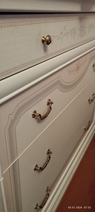 Шикарный комод (Италия)